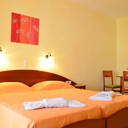 Hotel de apartamente Kosmos Agios Stefanos Avliotes (Corfu)